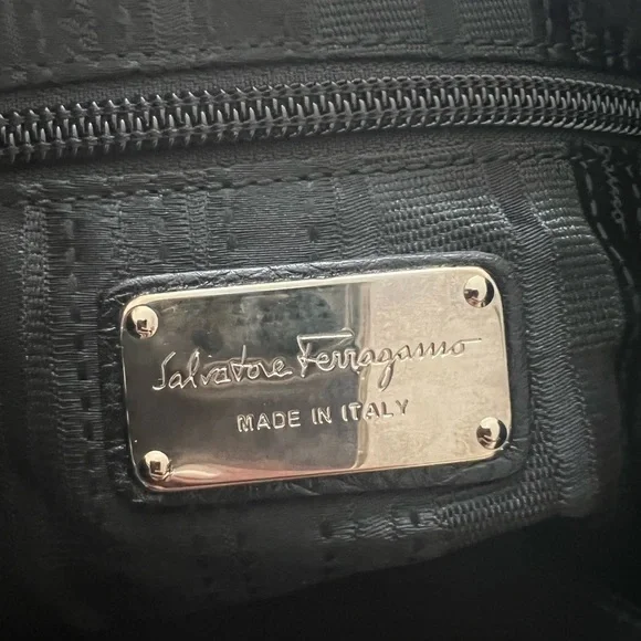 - Salvatore Ferragamo Pebbled Leather Handbag. Excellent Condition - Picture 7 of 10